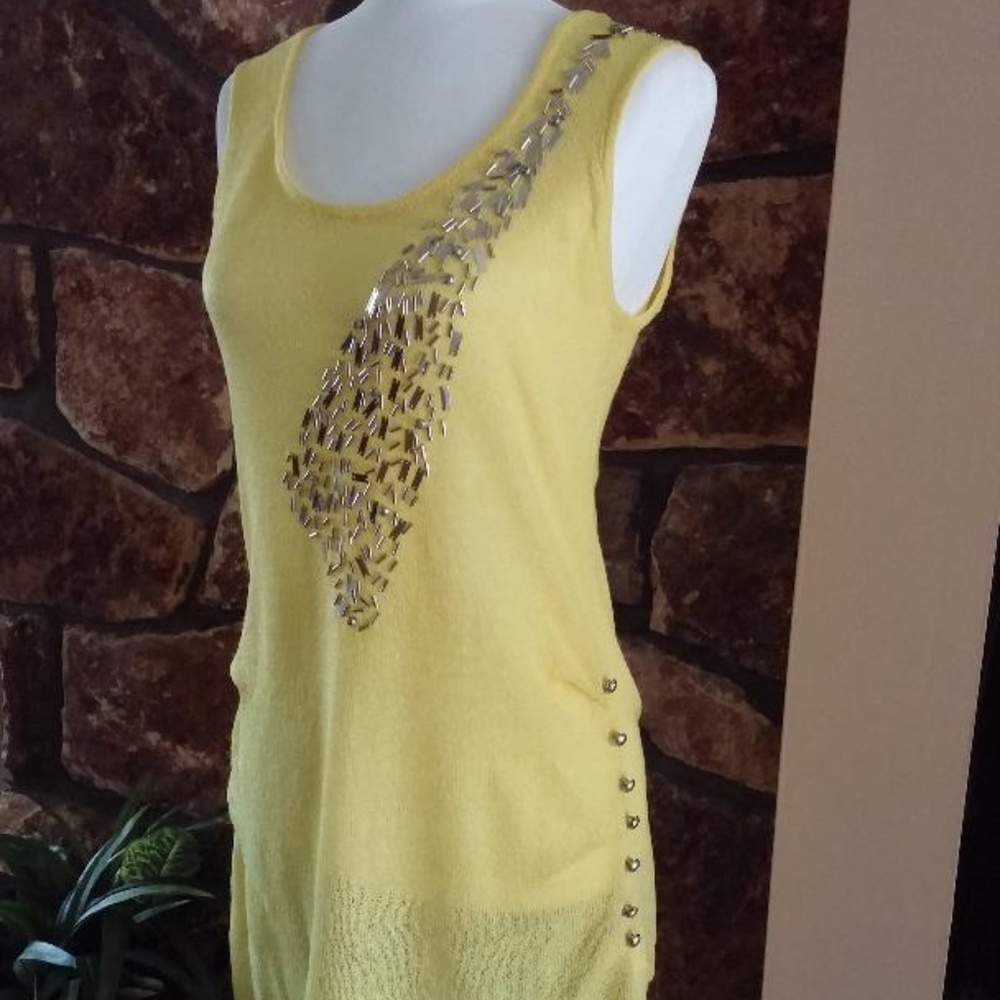 Yellow embellished tunic top S/M